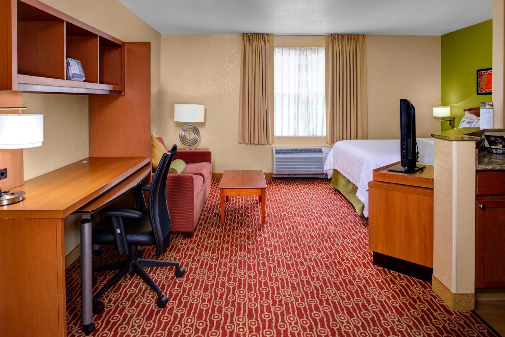 Towneplace By Marriott Cleveland Hotel